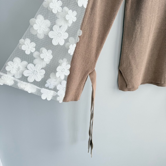 NWT FRENCH CONNECTION Caballo Sweater Camel / White M Knit Floral Lace Sleeves - Picture 10 of 15